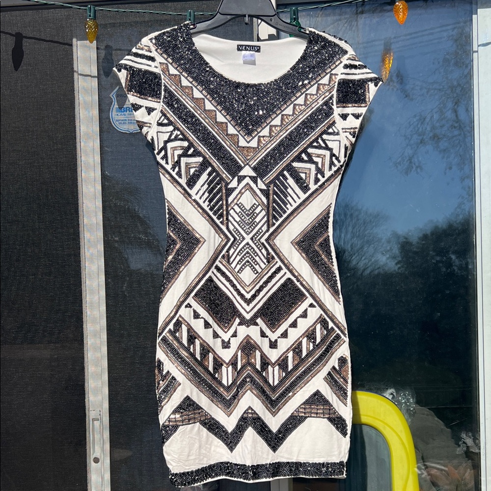 VENUS Black and White Tribal Mini Dress